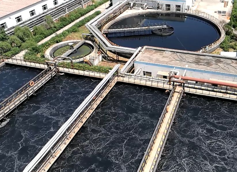 (圖:廢水水處理起泡場景)
